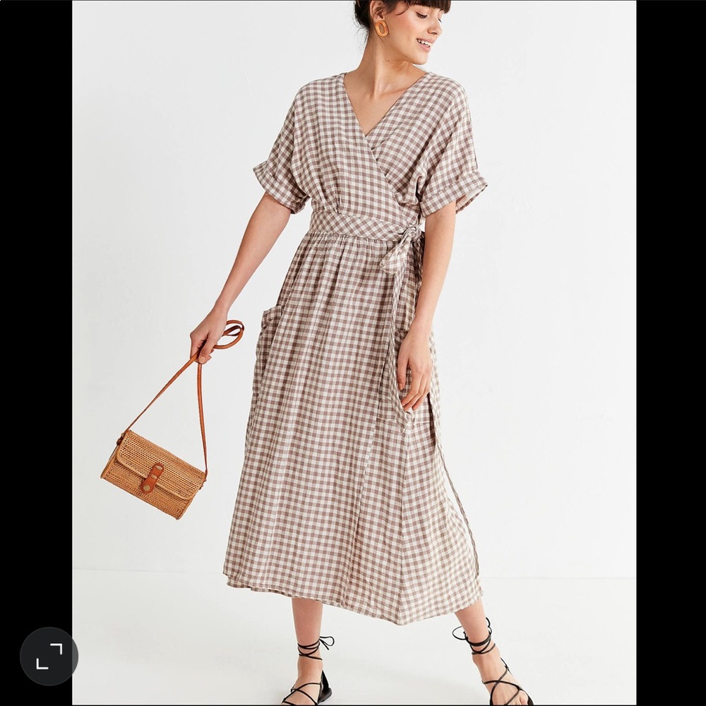 UO Gabrielle Linen Midi Wrap Dress